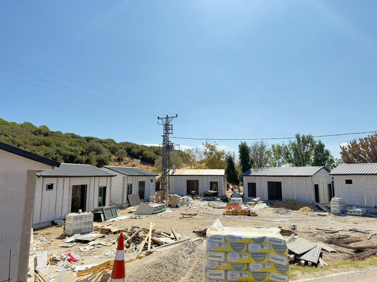 YusufYavuz3's tweet image. 2-Edirne Valiliği’nin bölgedeki dalış turizmini geliştirmek amacıyla İbrice Limanında yürüttüğü çalışmalar sırasında arkeolojik kalıntılar ortaya çıktı. Ancak tarihin üzerine beton dökülerek inşaat çalışmalarına devam edildi. Ayrıntılar için: facebook.com/share/p/17EDzt…