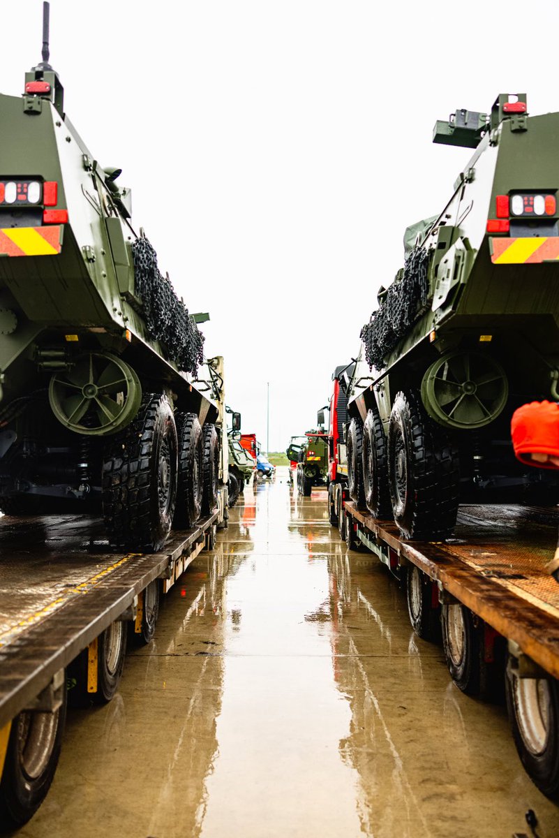 Turpinām sniegt atbalstu Ukrainas aizstāvjiem šoreiz ar Latvijā ražotajiem “Patria 6x6” bruņutransportieriem.

Tā ir uzticības un partnerības zīme, kas stiprina Ukrainas spējas un vienlaikus vairo arī Latvijas drošību.

Stāvam kopā ar Ukrainu - drošākai Eiropai un brīvībai, kas