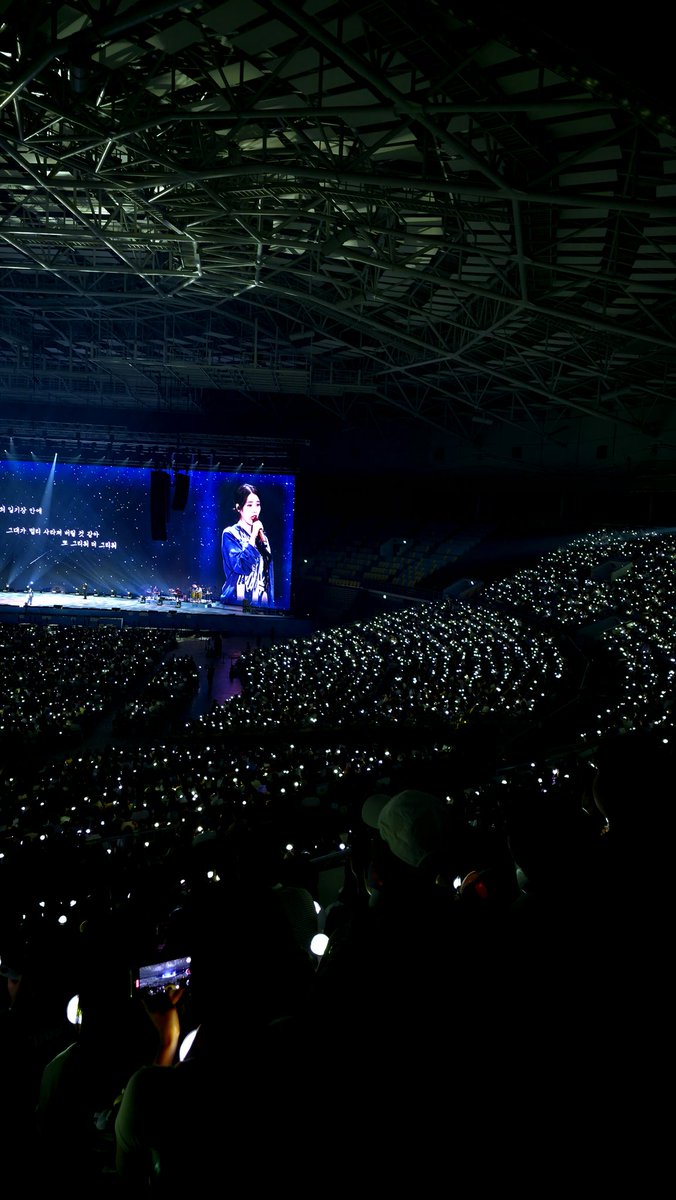 platinum_rma's tweet photo. 제가 찍은 콘사투장 사진 공유함니ㄷㅏ,,,
헠헠하고 찍고 눈으로 담느라 다른사진은없읍니다 
아이크물결 넘 예쁘잖아,,, ! https://t.co/Xz5kXmxMIF