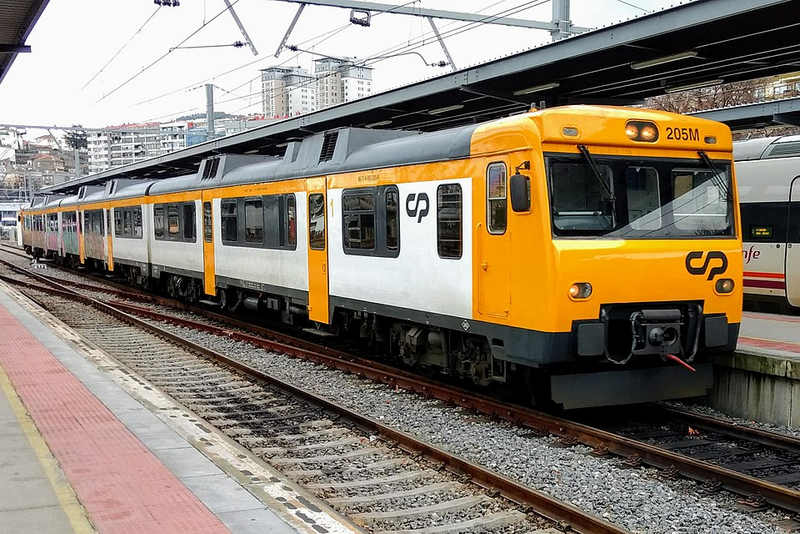eixoatlantico's tweet photo. 🔴 A conexión ferroviaria directa entre Vigo e Porto reactivarase en decembro de 2025
Comboios de Portugal confirma ao Eixo Atlántico que o Tren Celta volverá a conectar Porto e Vigo sen transbordo en Viana do Castelo
+INFO: https://t.co/VI3tazZrUn
#trencelta #eixoatlantico https://t.co/zT5flQPznn