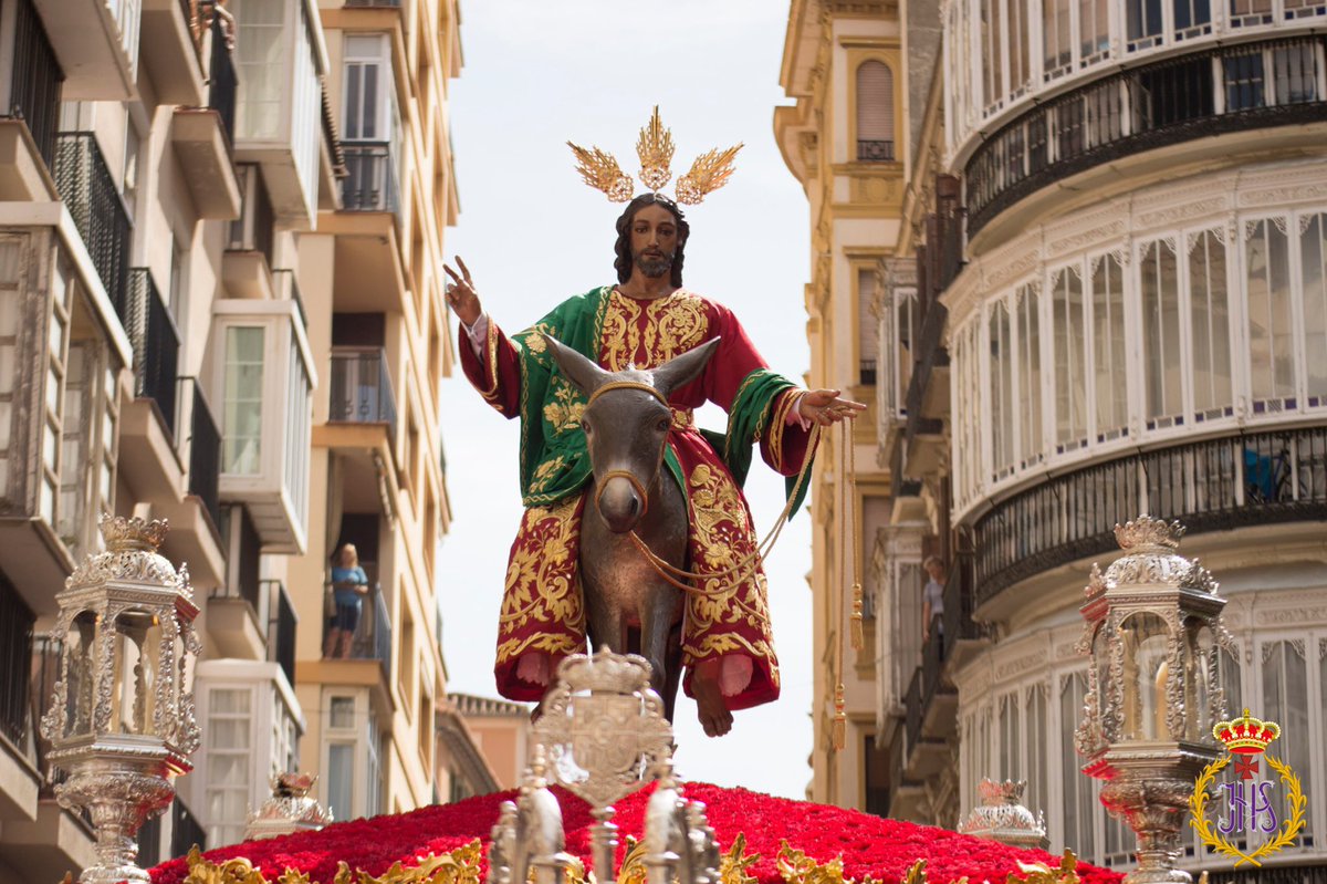 EFEMÉRIDE | Hace 7 años, nuestra Real Cofradía celebró el LXXV aniversario de la bendición de Nuestro Padre Jesús a su Entrada en Jerusalén.

Hoy recordamos aquel 16 de septiembre de 2018 en el que Jesús entró en la Jerusalén malacitana.

#CofradíasMLG #SoyPollinico