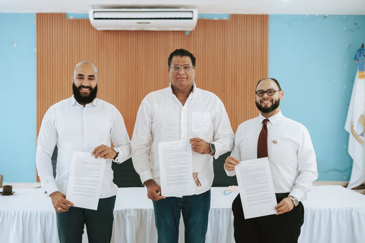 ruizgary014's tweet photo. Impulsamos la educación tecnológica junto a la alcaldía de Río San Juan, municipio de gran potencial turístico. Desde la extensión Nagua (María Trinidad Sánchez) apoyamos a su gente con formación que los prepare para el desarrollo.
@ITLARD @RafaelFliz @diogenesivanv https://t.co/WlAzLj9yAu