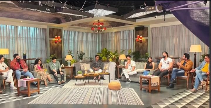 Mahabharat and Shrimad Ramayan cast together 😭😭
Kuchh bada hone wala hai😭😭🤌🏻🤌🏻
I'm excited 😭🤧

Kuchh member ko bich main baitha dena chhaye tha jo dono show main hai😭😭

#sourabhraajjain #poojasharma #prachibansal #SujayReu #mahabharat #shrimadramayan #12yearsofmahabharat