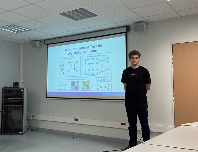 🎬 Clap de fin pour la promo 2025 !

Les soutenances de stages de fin d'étude se terminent pour nos étudiants de M2 de la promotion 2025.

Lors de ces stages, ils ont pu mettre à profit leurs compétences théoriques au sein de diverses entreprises : bit.ly/3Iq7hZ4