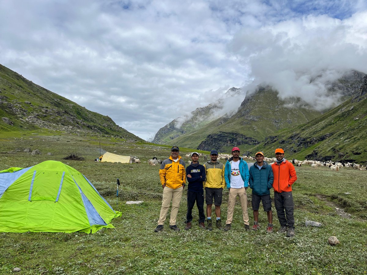 VisitAltitude's tweet photo. 🏔️ Our team has just completed the Pin Parvati Pass Trek and made it safely back to base! From lush Parvati valleys to the stark beauty of Spiti, this journey was nothing short of magical. 🌿❄️

Swipe through the moments. https://t.co/fdXS35u8Tu