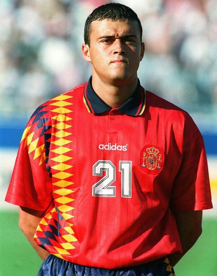 Lucho es un guerrero no solo del futbol, sino de la vida. Estamos seguros que saldrá de esta y por eso... 

Te traemos este SORTEAZO🔥

🔄Puedes llevarte una camiseta de Luis Enrique con solo darle RT y siguiendo a <a href="/Lediakhov/">El Príncipe</a> y a <a href="/Hispadrops/">Hispadrops Retro</a> 

(Seguid leyendo hilo, porfa)