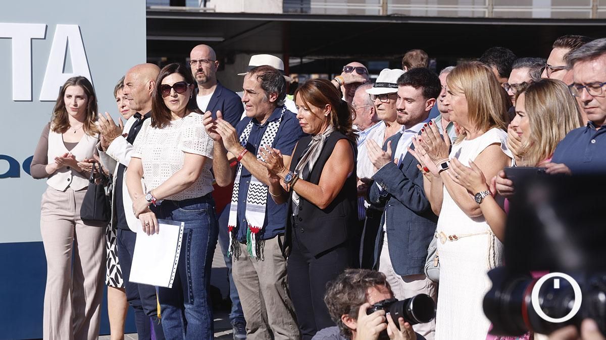 cordopolis_es's tweet photo. FOTOGALERÍA | El acto de presentación de la nueva denominación oficial de la estación de Córdoba - Julio Anguita, en imágenes https://t.co/AaL4PZwa9y https://t.co/Xp8UG8Gzks