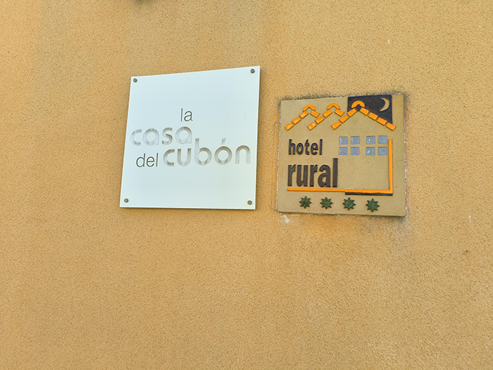 GourmetyM's tweet photo. Este verano visitamos La Casa del Cubón, un hotel rural en Aguilafuente (Segovia), en plena Tierra de Pinares. Excelente lugar para hospedarse. Los huevos revueltos del desayuno, todo un acierto. #Aguilafuente #Segovia #hoteles #CasasRurales https://t.co/dwwSwQKgkv
