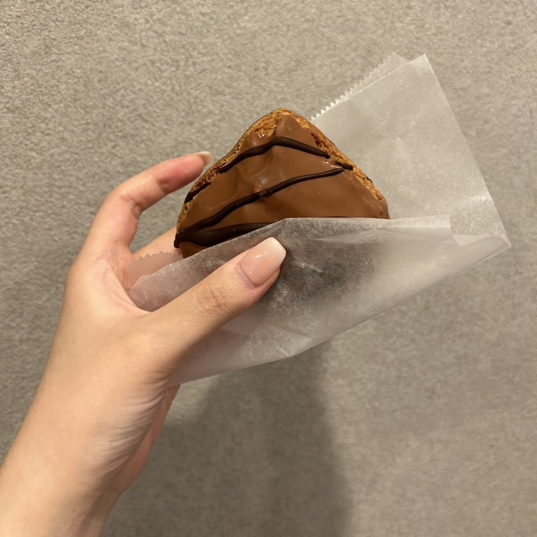 akina_sec's tweet photo. くりド！ゲットしました🌰
いただきます🍩✨ https://t.co/OwiEBVEUbs