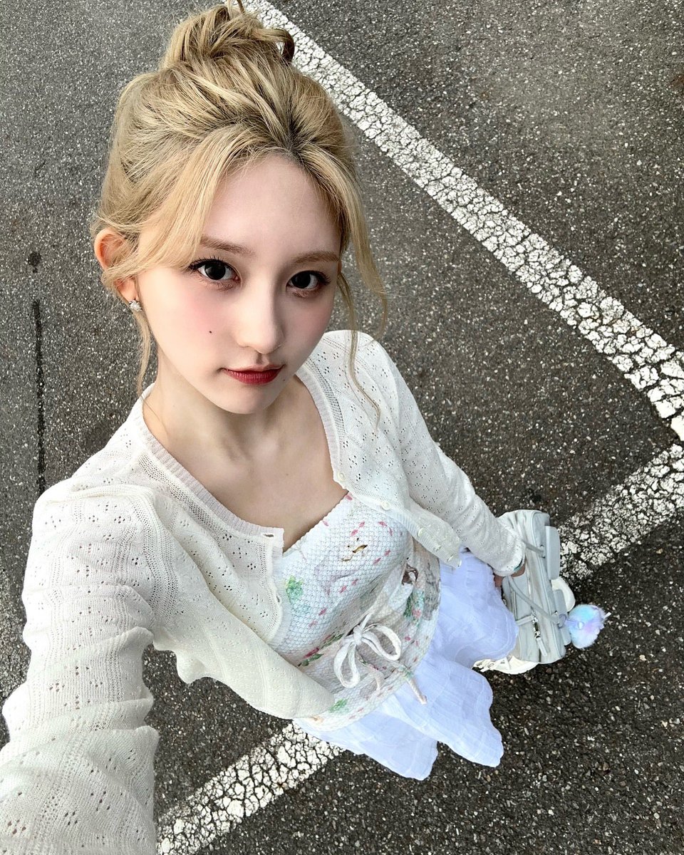 gaeulspic's tweet photo. gaeul instagram update https://t.co/zV4uKsemEW