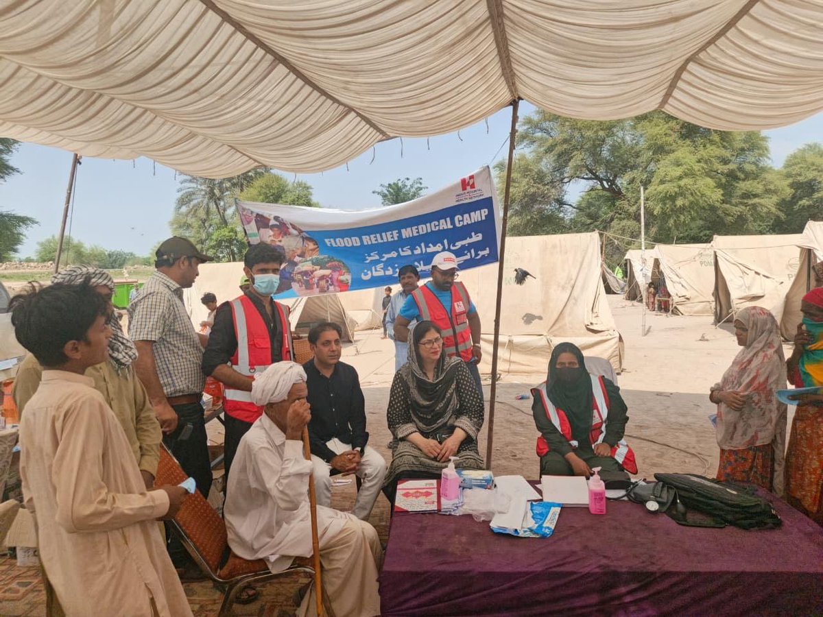 Mr Azmat Mahmud, Secretary Health, Syeda Humaira Shah, Assistant Commissioner Multan, Dr. Mehnaz Khakwani, VC ⁦<a href="/NishtarMultan/">Nishtar Medical University</a>, &amp; Dr Rashid Qamar Rao, Principal, visited our medical camp for the #flood affected in #Multan. They appreciated the efforts of ⁦
<a href="/IHHN_PK/">Indus Hospital & Health Network</a> #Punjabfloods