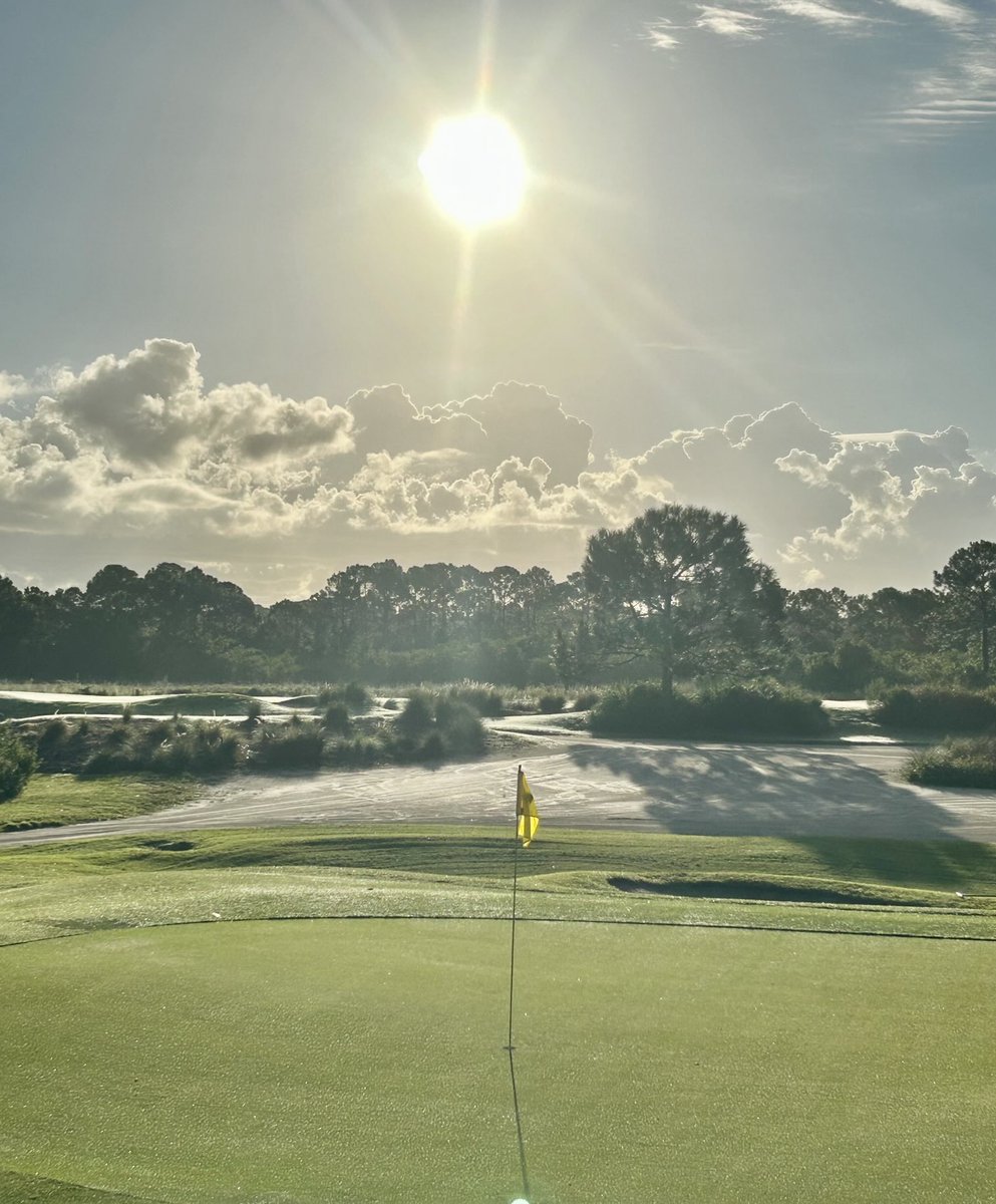 Another beautiful start to the day from The Dye Course ⁦<a href="/PGAVillage/">PGA Golf Club at PGA Village</a>⁩ - Enjoy!
