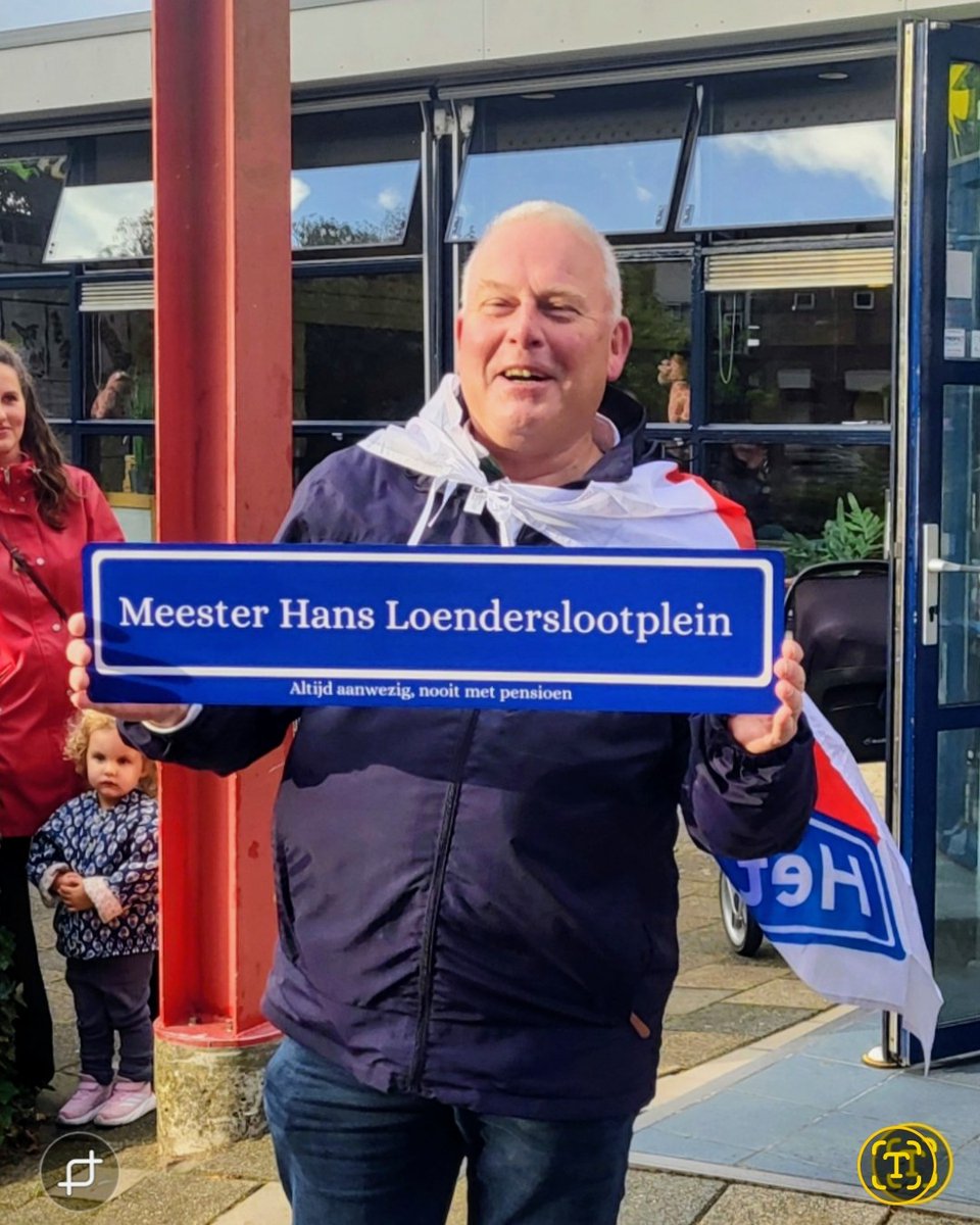 youtu.be/lZrU-tQjq2A?si…
Groot feest dinsdagochtend op basisschool De Klinker. Hans Loendersloot zit 40 jaar in het onderwijs. Als dank kreeg Hans een eigen naambord: het Hans Loenderslootplein.