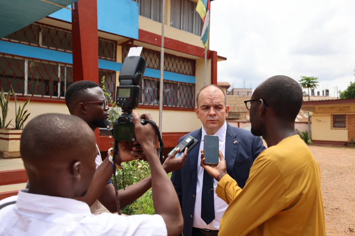 🇨🇫🤝🇫🇷 Renforcement de la coopération administrative RCA–France.
Échanges entre l’#INSP 🇫🇷 et les RH de l’administration centrafricaine 🇨🇫 pour moderniser la gestion des #RessourcesHumaines.
Un pas concret dans la #Feuille_de_route Macron–Touadéra.

#Coopération