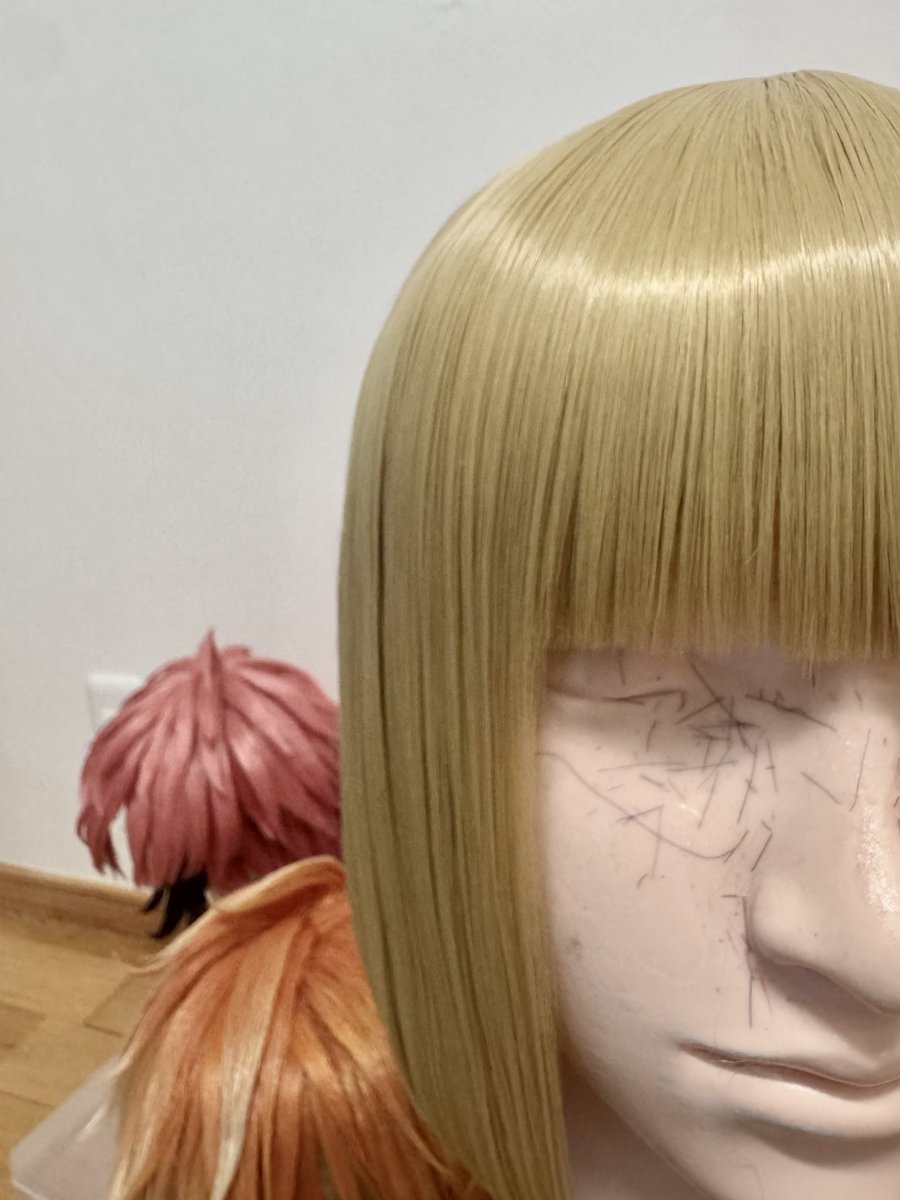 ニベア塗り塗りから２日経ちました、表面の油分が完全に飛んで、サラ艶🏹になりつつあります🥰　
使用日の3日前くらいに塗るのがベストかも✌️  一回わっしゃわしゃにして櫛で解いたけどパヤパヤならなくて良き🫶