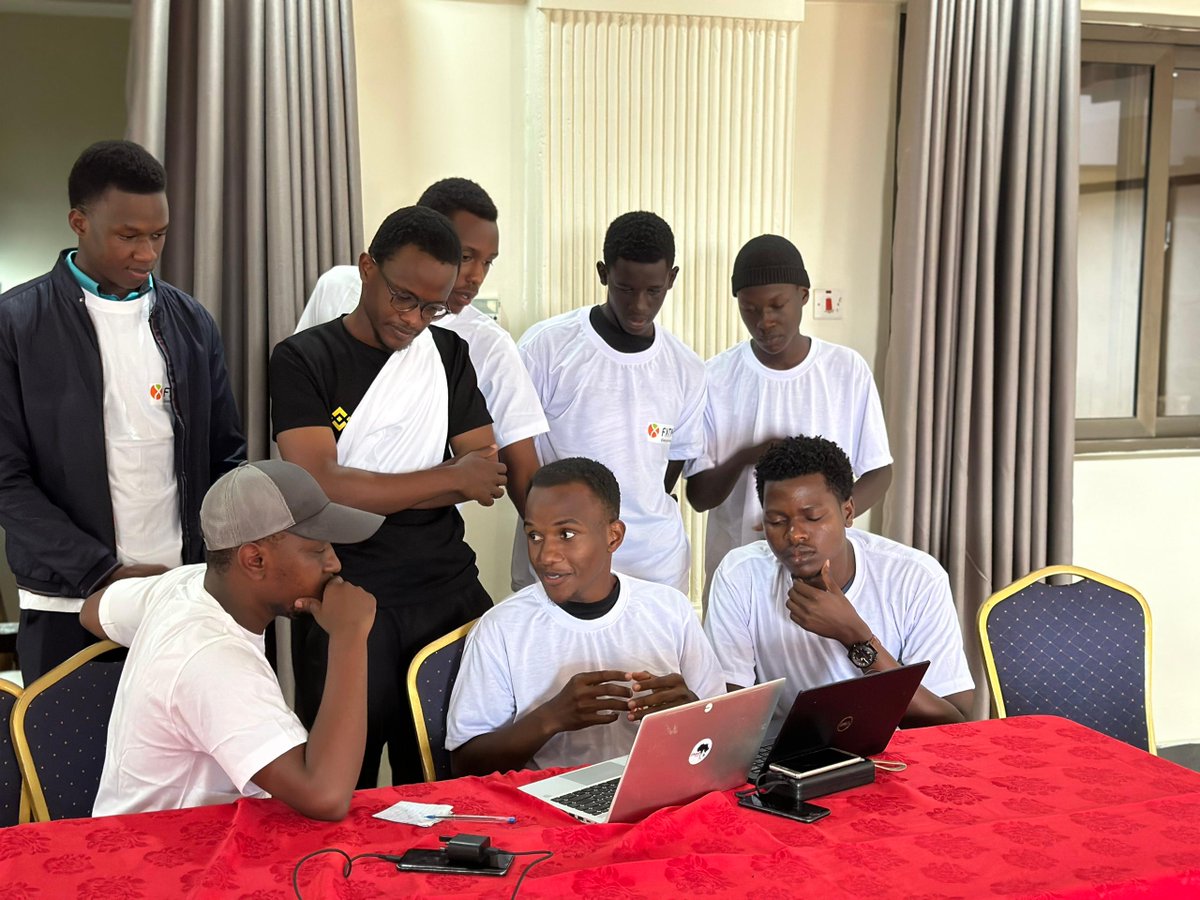 collinstipsy7's tweet photo. What an incredible afternoon! Thanks to everyone who joined the FXTM Uganda workshop at Hotel Jfrigh Kikoni. The energy was amazing as we explored trading with FXTM. The journey to mastering the markets continues! 💪📈
#ForexTrading #Success #FXTMUganda https://t.co/LFpiuFLH0C