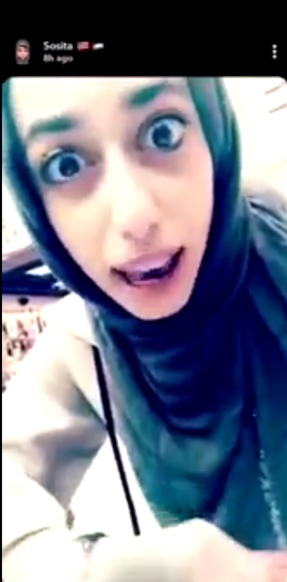 الحيوانه ذي اللي سبت السعوديه مسويه حساب تيك توك والكومنت اغلبه سعوديين يعلقون عندها ويشهرونها مبسوطين على ذاكرة السمكه مو لهدرجه الغباء