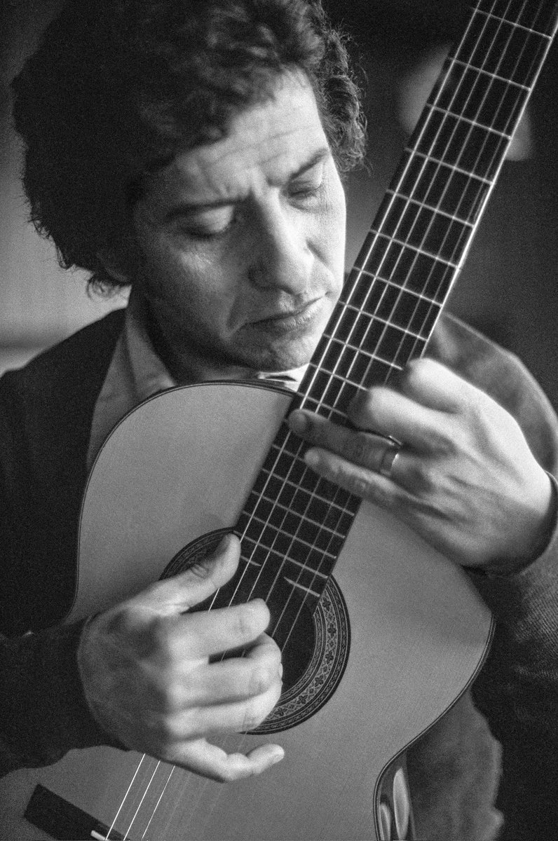El 16 de septiembre de 1973 fue asesinado Victor Jara en el Estadio Chile, devenido centro de detención, tortura y exterminio en la ciudad de Santiago de Chile durante la dictadura cívico-militar pinochetista.
#NoAlFacismo
#SiempreSantiago
#SantiagoDeCuba