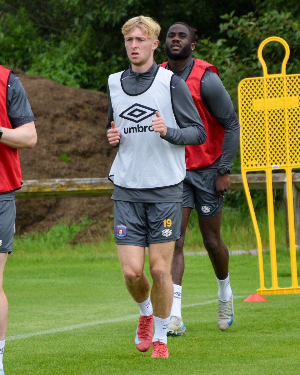CUFCAcademy's tweet photo. 🤝 Dan Hopper has joined @WorkingtonAFC on a work experience loan until January.

Hayden Atkinson's deal with the Reds has also been extended until the new year. 

Wishing you both all the best, lads! 💪 https://t.co/VDk38OHtHO