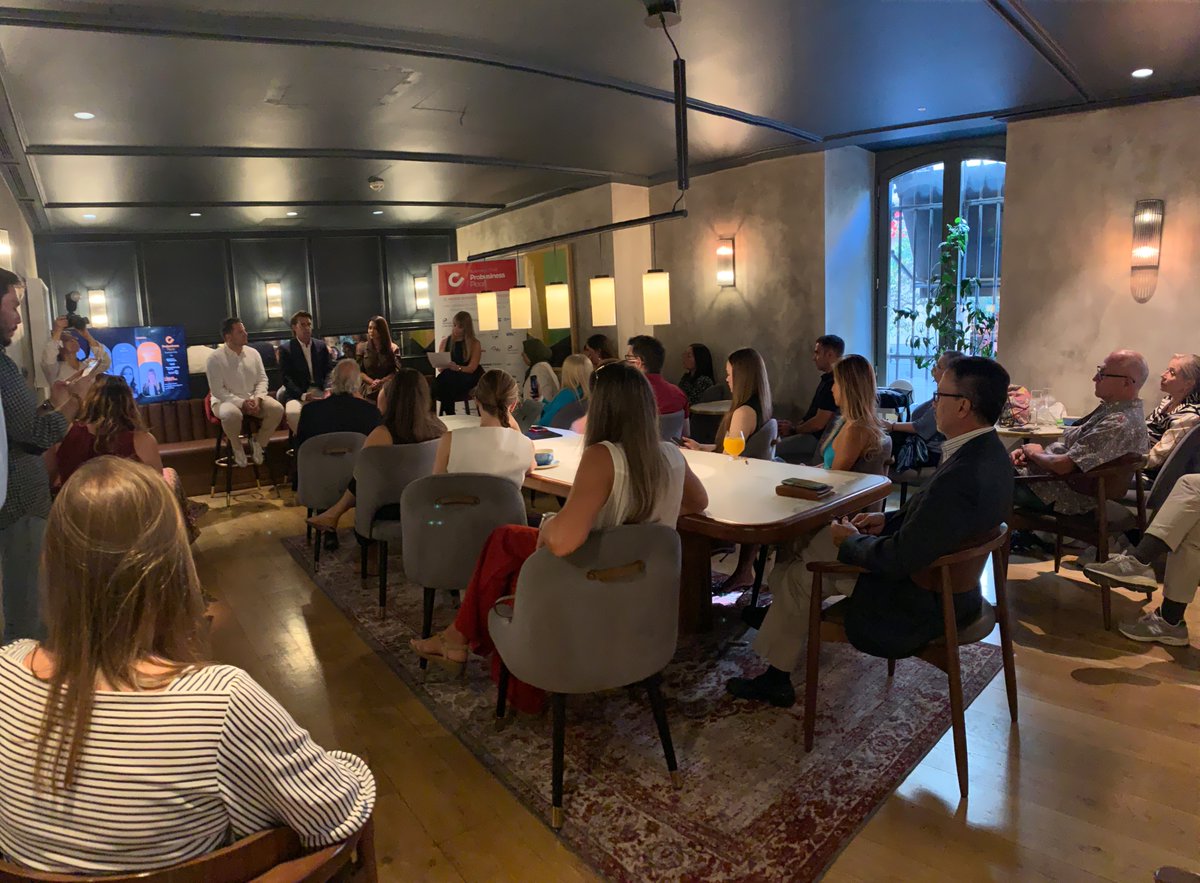 ✨ <a href="/MabelCalatrava/">Mabel Calatrava</a>  dio paso a nuestra directora de RR.II. de #MadridNetwork, <a href="/gemasanzs/">Gema Sanz Sanz</a> a quien cerró el Foro de Belleza: La evolución del lujo y la belleza sostenible subrayando innovación, sostenibilidad y nuevas oportunidades en el sector. <a href="/ProBusinessPla1/">Club empresarial y de negocios</a>