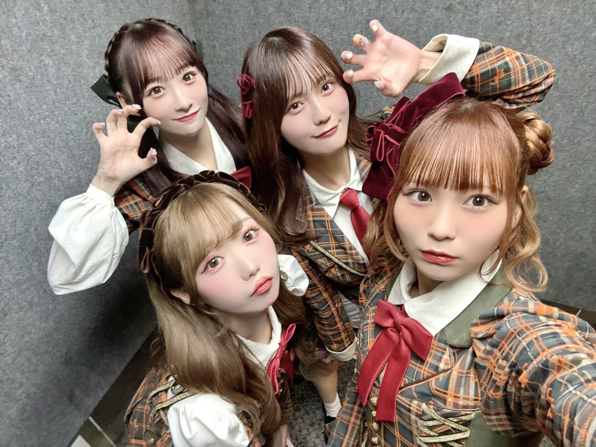 リリイベで愛知県へ行ってきたよ〜🌟🐣
ありがとうございましたっ！！

平日に時間作って
会いに来てくれて本当にありがとう😢✨

みんなとゆっくり話すことが出来て
(ハイテンション大興奮で)
心がほかほかになりました( ⸝⸝◜𖥦◝⸝⸝ )♡

また会える時まで
一緒に日々生きていこう〜✊🏻がんばろっ