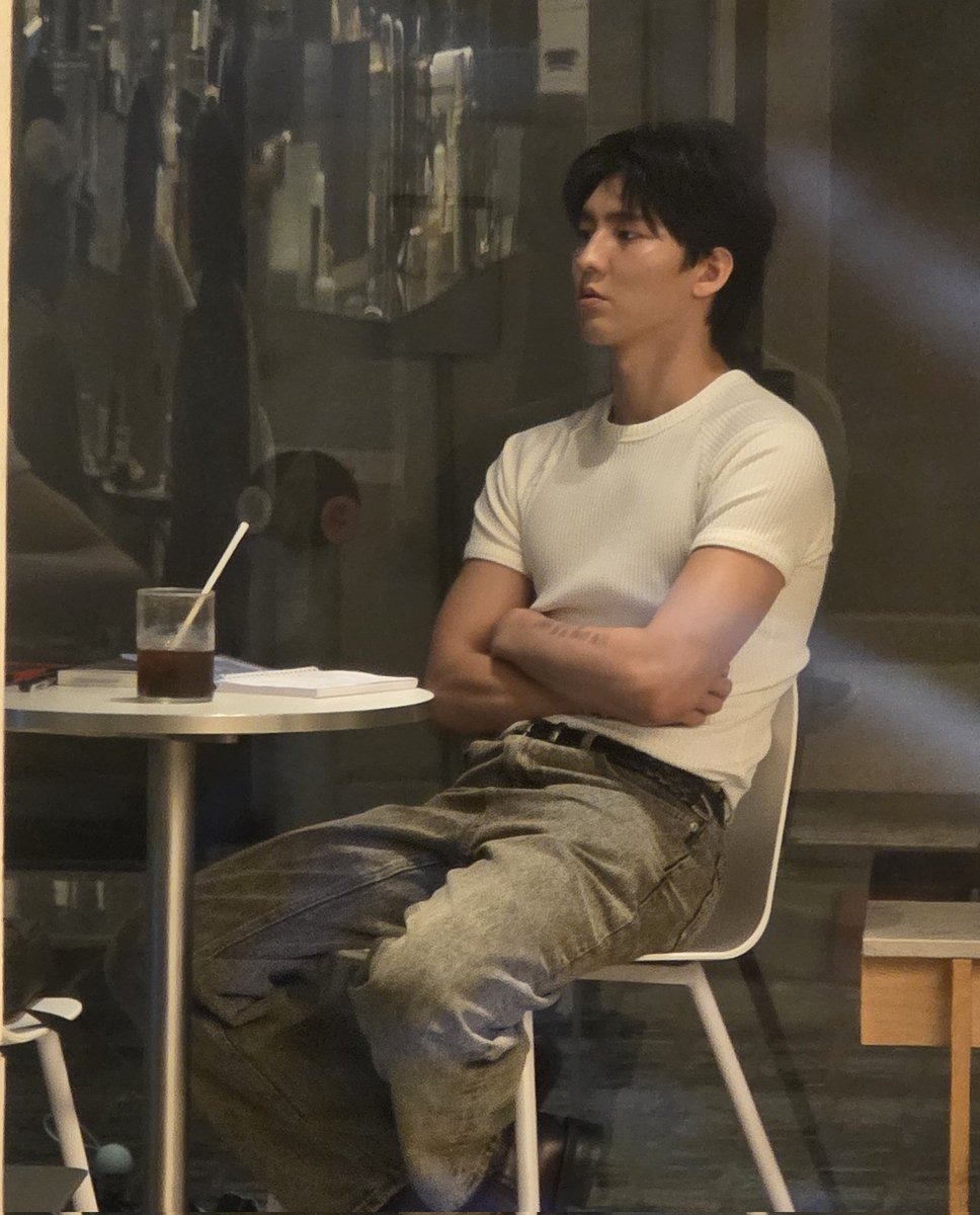 공연 보기전 댕로에서 곤님을 봣슨 (맞게찌?🫠
핔탐 내적반가움으로 속으로만 와아아아함