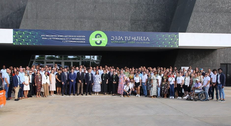 Participamos en el evento #SIGESTIC25, espacio participativo, innovador e integrador que impulsa la transformación digital. Desde el <a href="/MINCOMCuba/">Ministerio de Comunicaciones Cuba</a> reafirmamos nuestro compromiso con el desarrollo tecnológico y la soberanía digital de la nación.