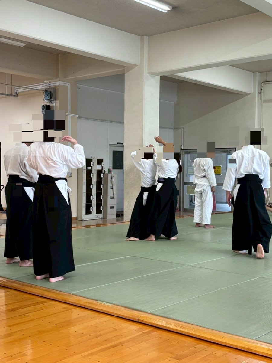 EU_Aikido's tweet photo. 愛媛県での合宿が終了しました！
ご指導ご協力いただいた先生、OB,OGさんありがとうございました！

愛媛での稽古は2日間行いました！計4日間の合宿を通して部員同士の絆がより一層深まったように思います😉
今後とも愛媛大学合氣道部をよろしくお願いします🙇
#合氣道 #合気道 #愛媛大学 https://t.co/vh6VOYgP5q