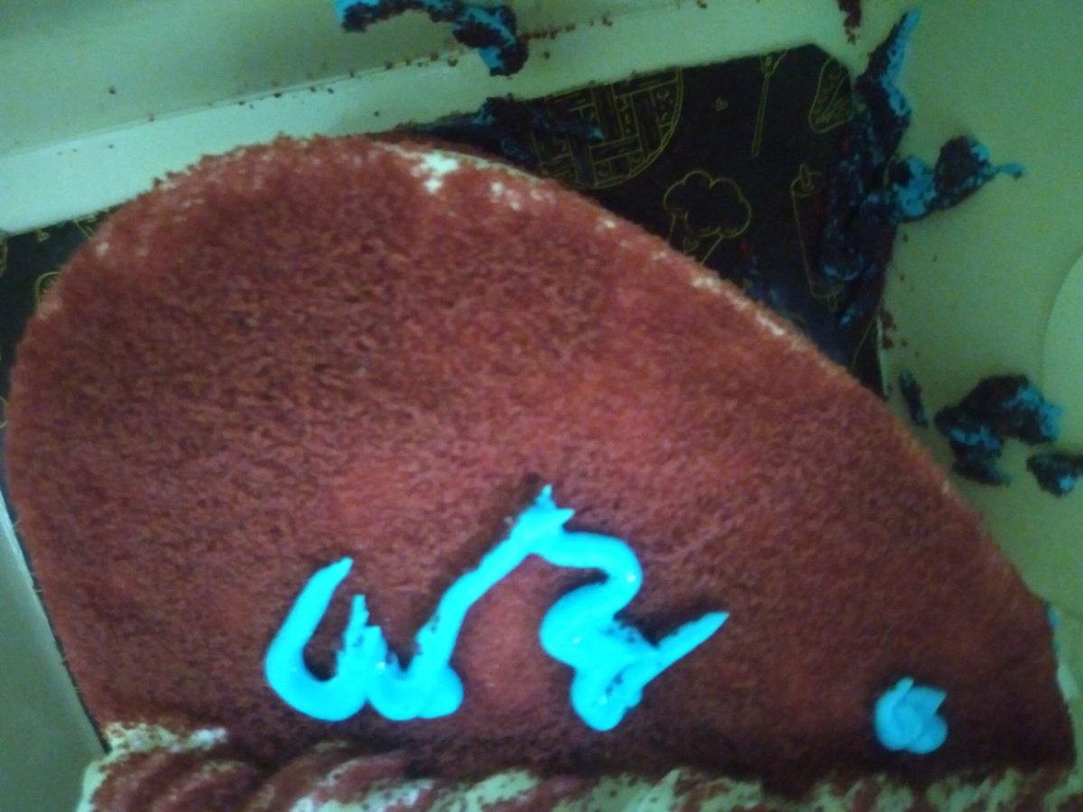 opensource_nn's tweet image. Kindly order from @SwiggyCares @Swiggy at your own risk. They are going to spill ur cake, write gibberish on it and when u complain they just close it at their whim.
This was supposed to be a &quot; HAPPY BIRTHDAY MUMMY&quot; cake ,look what they have done.