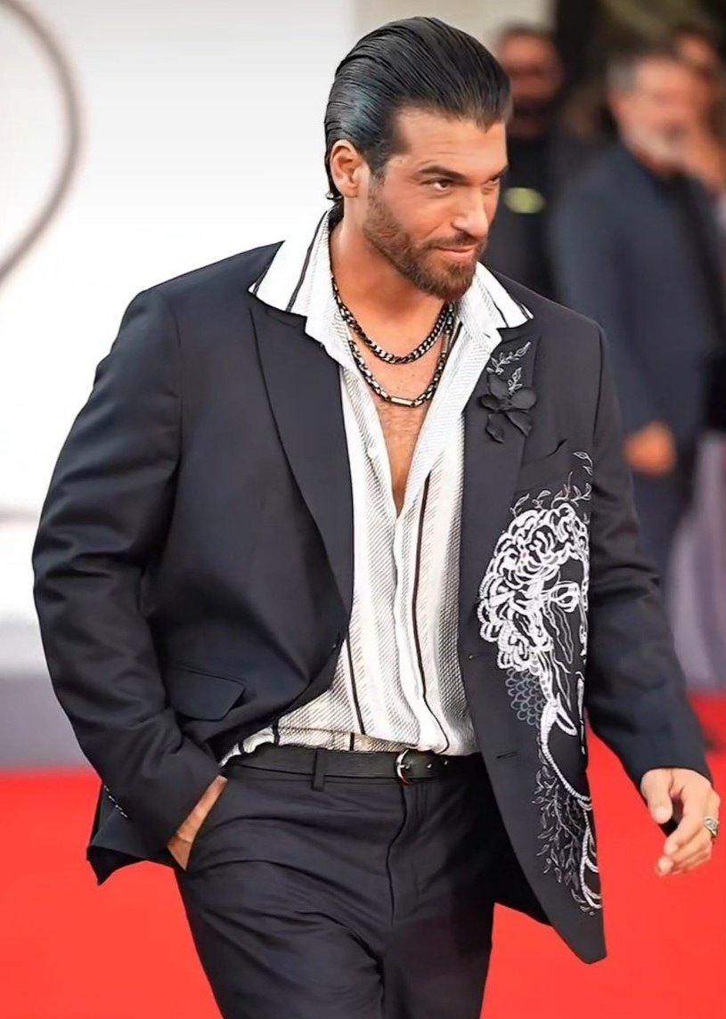 Hi fandom 👋wishing everyone a pleasant afternoon full of positivity for your day to unfold peace and joy🫶🌾🍂🫶
#CanYaman #Elturco #Sandokan