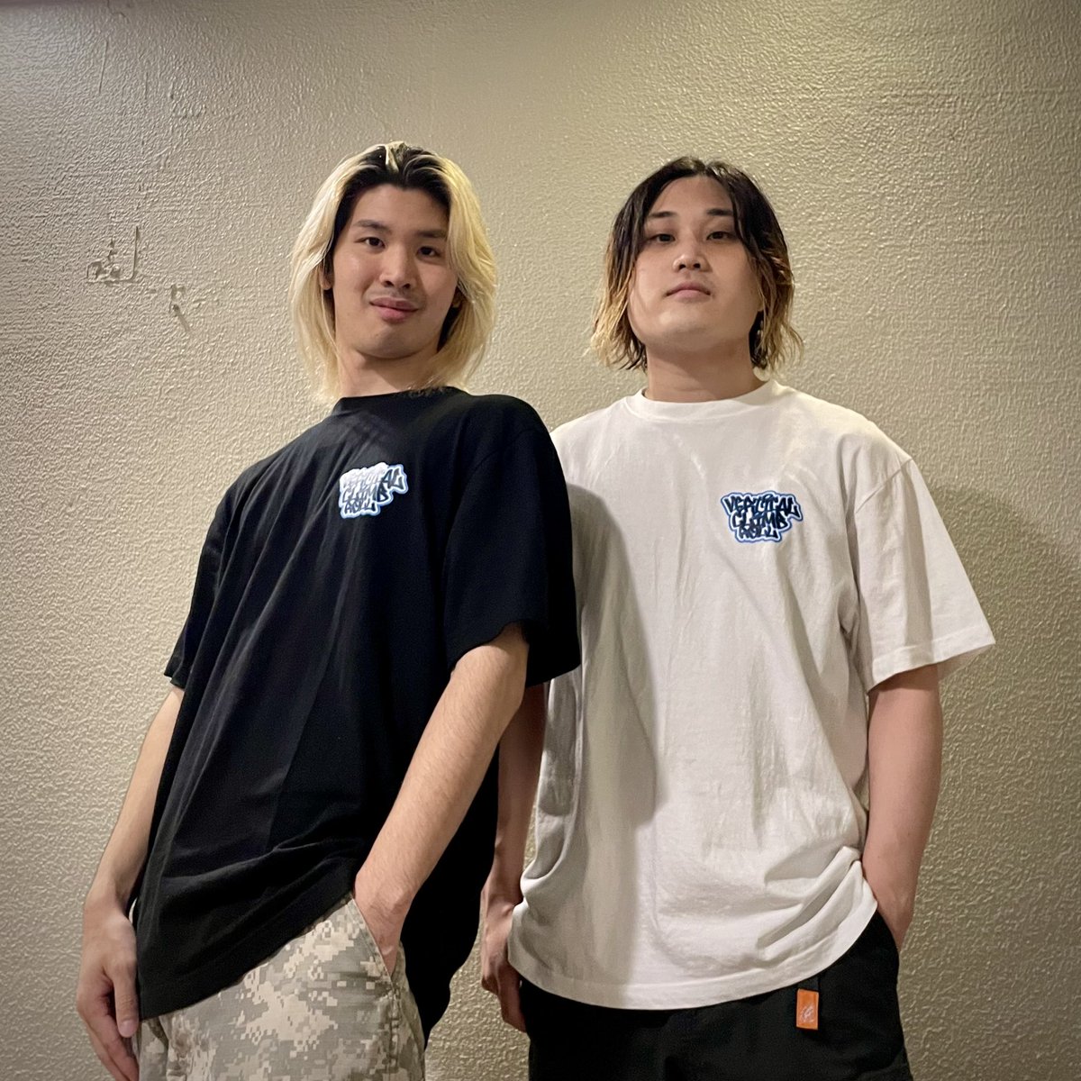 👕GOODS Announcement
[One Point Rogo Tee]
Color : White , Black
Size : One Size

各ライブ会場にて販売開始致します！

#VerticalClimbRoll #FIRSTFLIGHT #goods