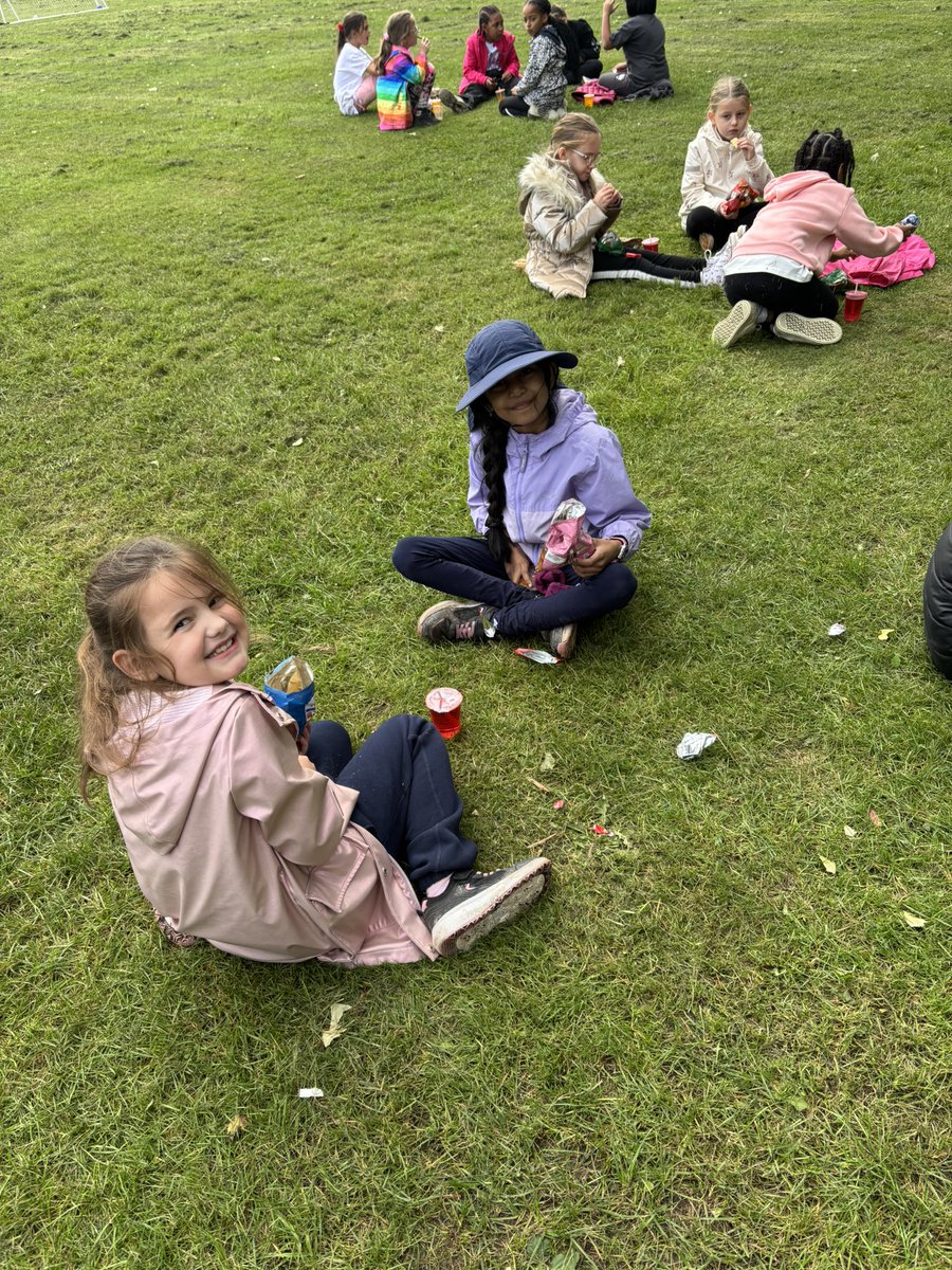 New Park Primary School tweet media