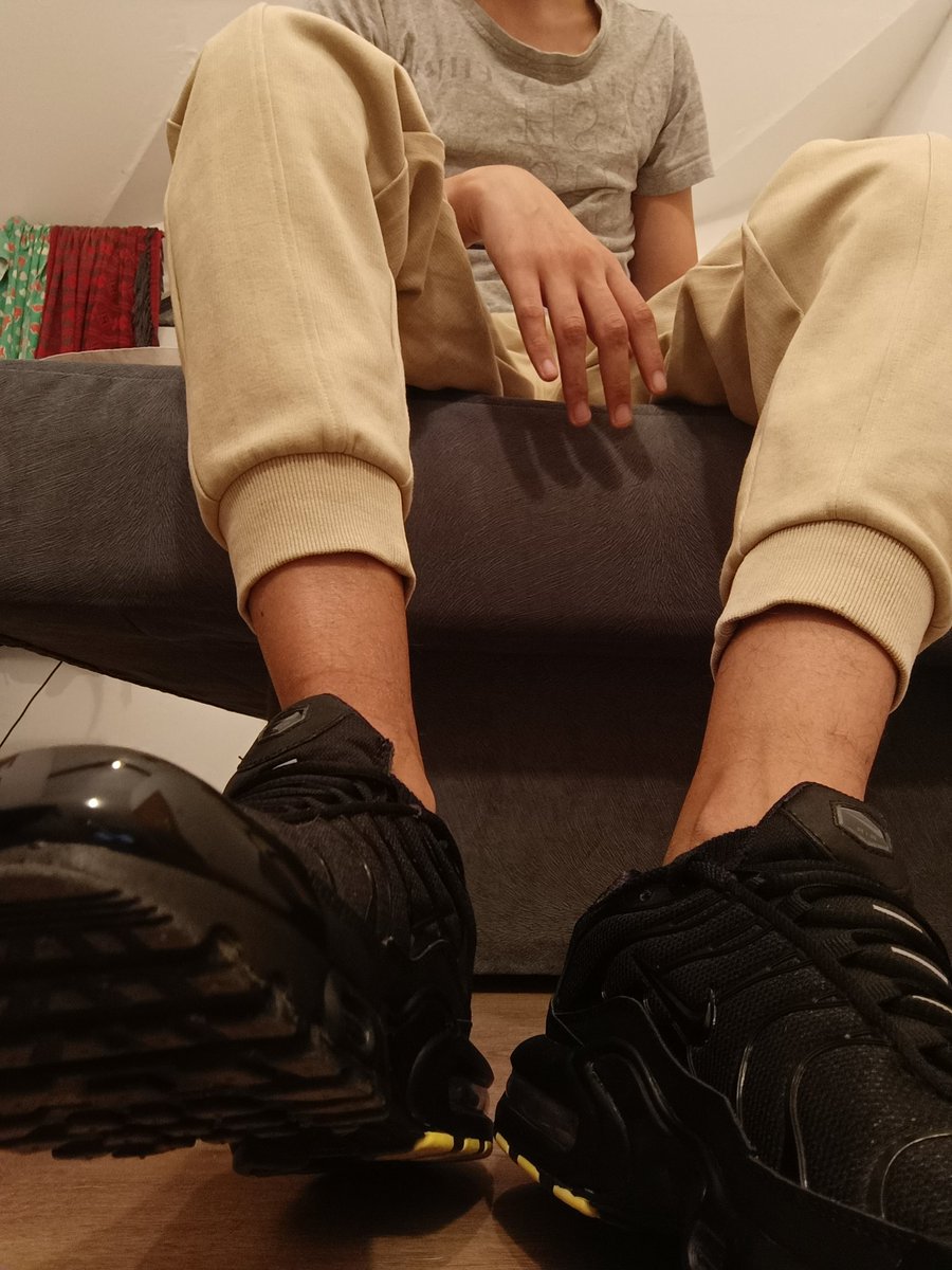 MasterElijah3's tweet image. Lick my sneakers slave!