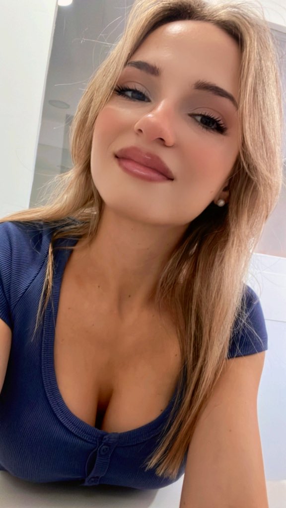 korina_p's tweet photo. Σήμερα είναι μια καλή μέρα να έχουμε μια καλή μέρα παιδιά 😀🥰 
Claim it ✨💞 https://t.co/pbAsDhY00U