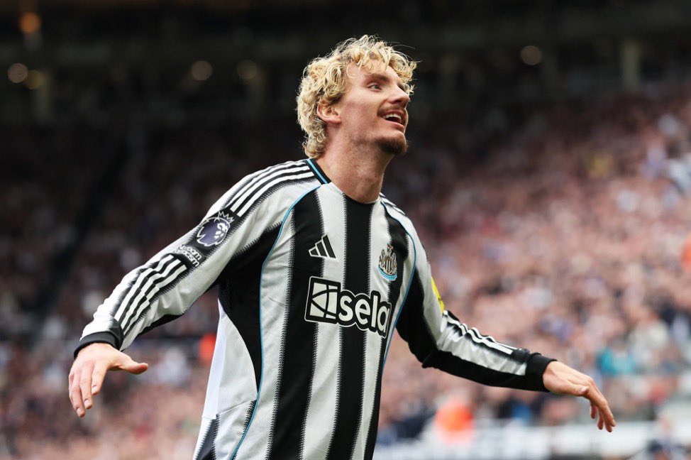 fcbisprime's tweet photo. ❗️En el último partido, Hansi Flick podría haber dado descanso a Ronald Araujo para que estuviera fresco ante el altísimo delantero del Newcastle, Nick Woltemade.

ℹ️ @sport https://t.co/R34jBPFo9m