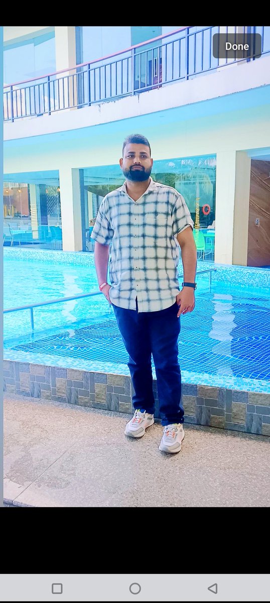 कुछ लोग हमारी चप्पल के जैसे होते हैँ...... 🙂
साथ तो देते हैँ मगर पीठ पीछे कीचड़ उछालते रहते हैँ
😎 Md Hasnain Raza