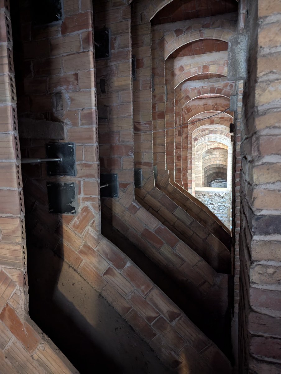 ⚜️ TERRITORI OLIBA 25 | El campanar d'Oliba i els sostres de la catedral de Vic
🔭 Mirada privilegiada del sostre de la catedral i pujada al campanar construït en època del bisbe Oliba.
📅 20 setembre | 11.30 h
ℹ️ entradas.codetickets.com/entradas/el-ca…