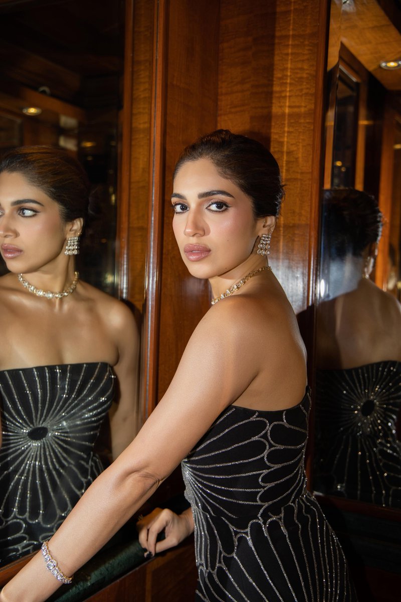 ytnmnt's tweet photo. All eyes on #BhumiSatishPednekkar as she dazzles in her chic black ensemble 🌹