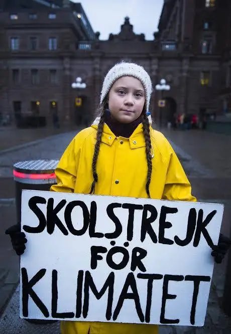 Non è farina del mio sacco. È un post che è volutamente estremizzato ed esagerato. Ovviamente non condivido ogni parola specialmente l’ultima parte che riguarda i rimpianti della signora. Serve per spuntare una riflessione comune.

“Solo gli over 50 – e forse anche gli