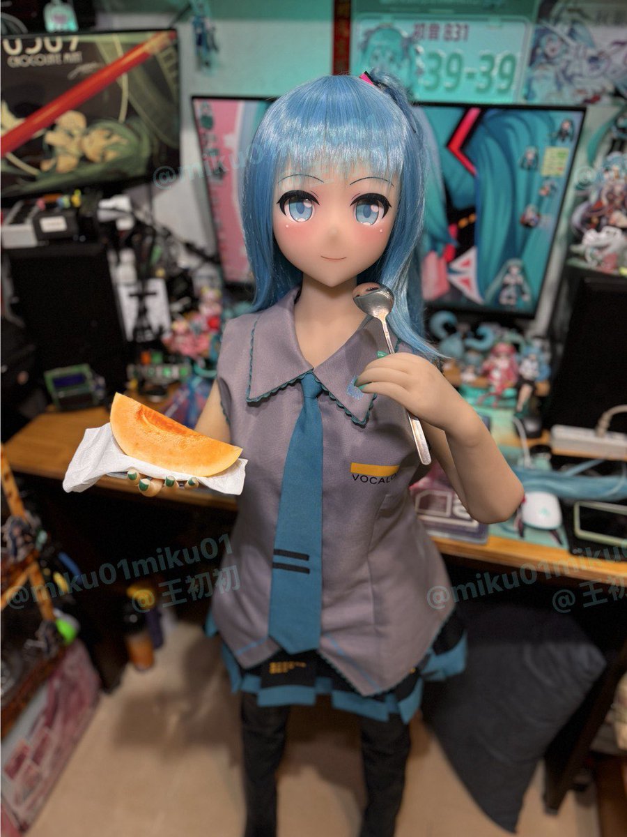 miku01miku01's tweet photo. 今日はメロンを食べます、初音はとても気に入っているようです
#初音
#初音ミク #HatsuneMiku
#等身大ドール
#hatsunemiku #vocaloid
#figurephotography
#animefigure
#miku
#hatsunemikucollection
#mikucollection
#mikucollector
#vocaloidfigure
#mikugoods
#はつねミク
#フィギュア撮影友の会 #美少女フィギュア
#フィギュア
#フィギュア撮影
#フィギュアコレクション