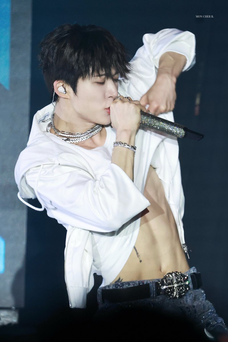 MonCher131's tweet photo. 250913 THE LAST PARADE 🎡
#2025THELASTPARADEINJAKARTA
#비아이 #김한빈 #한빈 #BI https://t.co/O3KfLnNLDI
