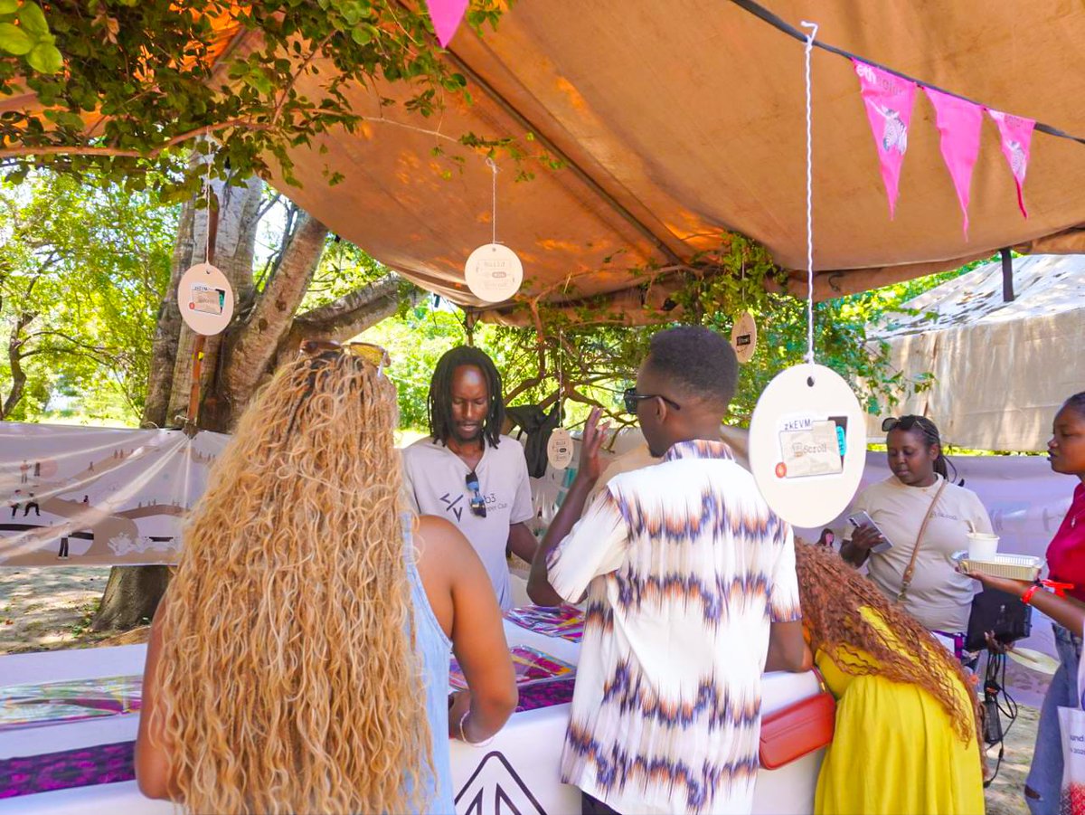 Web3Clubs's tweet image. ETHSafari 2025 → what a week! 🌴
With @Scroll_ZKP Node Founders, we shared, learned, and connected with builders across Africa. From Nairobi to Kilifi, the energy showed one thing: Web3 here is about community first.
#ETHSafari #Web3Africa #KenyaScrollNode #ScrollLayer2