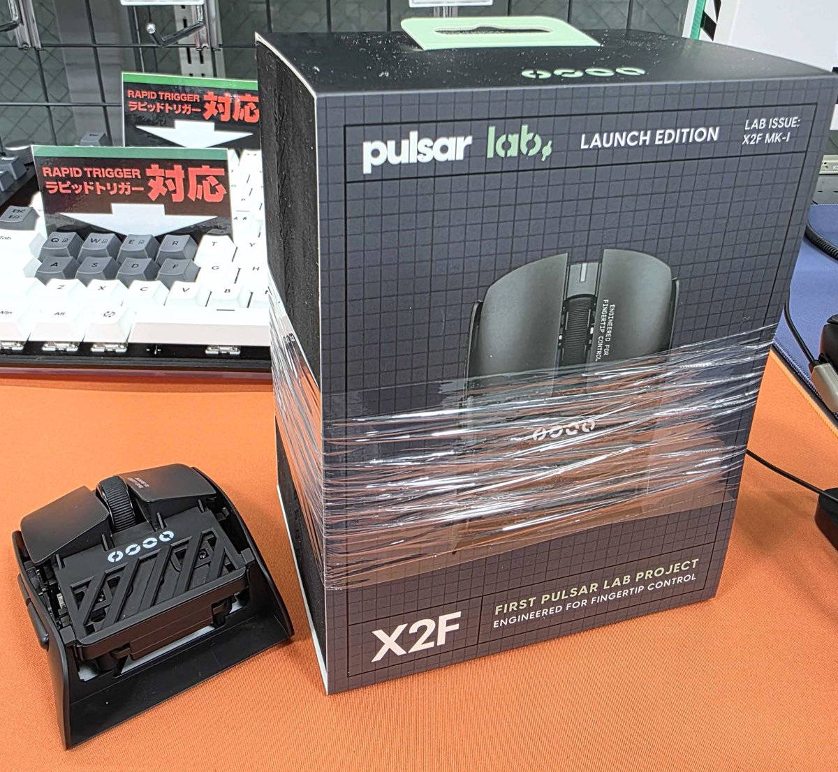 TSUKUMO_FUKUOKA's tweet image. #pulsar
つまみ持ちにオススメのマウスあります！

センサーの位置が前目なのでより細かな操作がしやすいです

[Pulsar LAB] X2F Gaming Mouse
19,800円(税込)

展示機あるので触ってみてください！