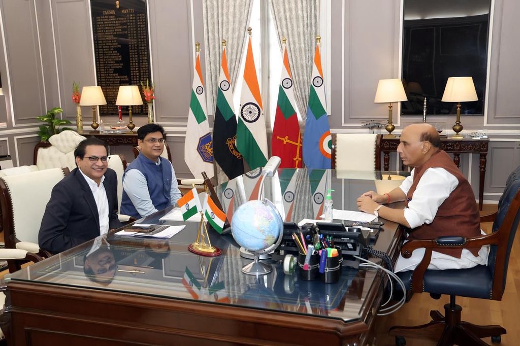 vinodbbachchan's tweet photo. Had the privilege of meeting the Hon’ble Shree Rajnath Singh ji, a leader of immense warmth and grace. It was an honour to share a delightful conversation about our cinema with him. Truly grateful for his encouraging words and blessings for my upcoming endeavours. 🙏✨🌸 https://t.co/BFL6wAXZ4Q