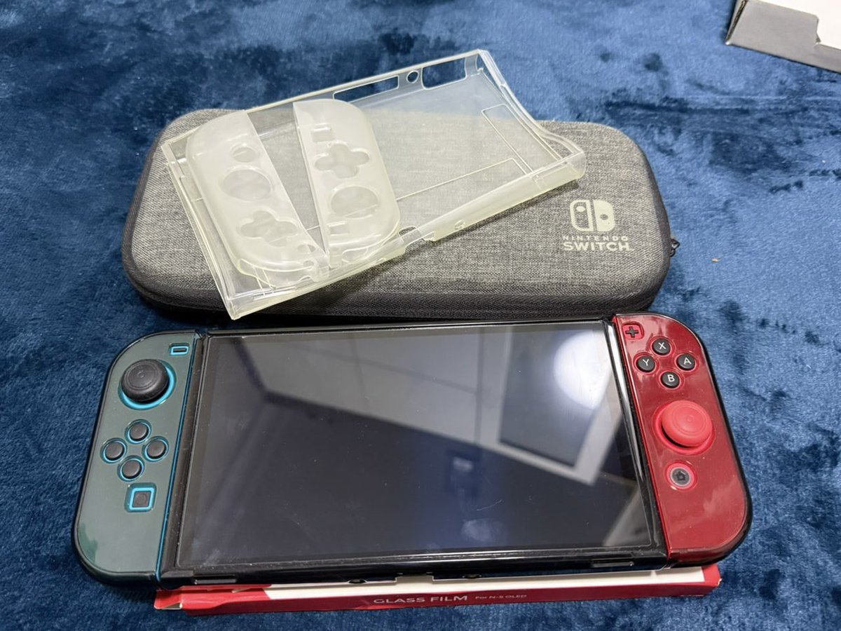 alsyasuez's tweet photo. Hi everyone! Do dm if interested 🤗

Nintendo Switch Oled, 64GB

📌 Starting price RM1,000 (can nego)
📌 2024, full set (including box, charger, console) 
📌 Free gift included

🕹️2 game
🕹️2 casing
🕹️1 applied screen protector + 1 extra
🕹️1 hard cover case
🕹️ No joystick drifting https://t.co/rL8MOSw5Fd
