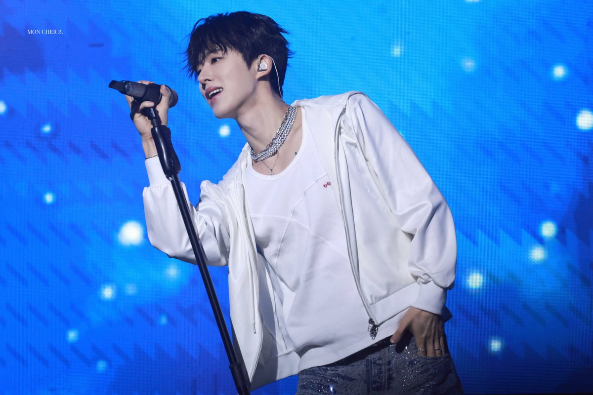MonCher131's tweet photo. 250913 THE LAST PARADE 🎡
#2025THELASTPARADEINJAKARTA
#비아이 #김한빈 #한빈 #BI https://t.co/pUlFDFREQ5