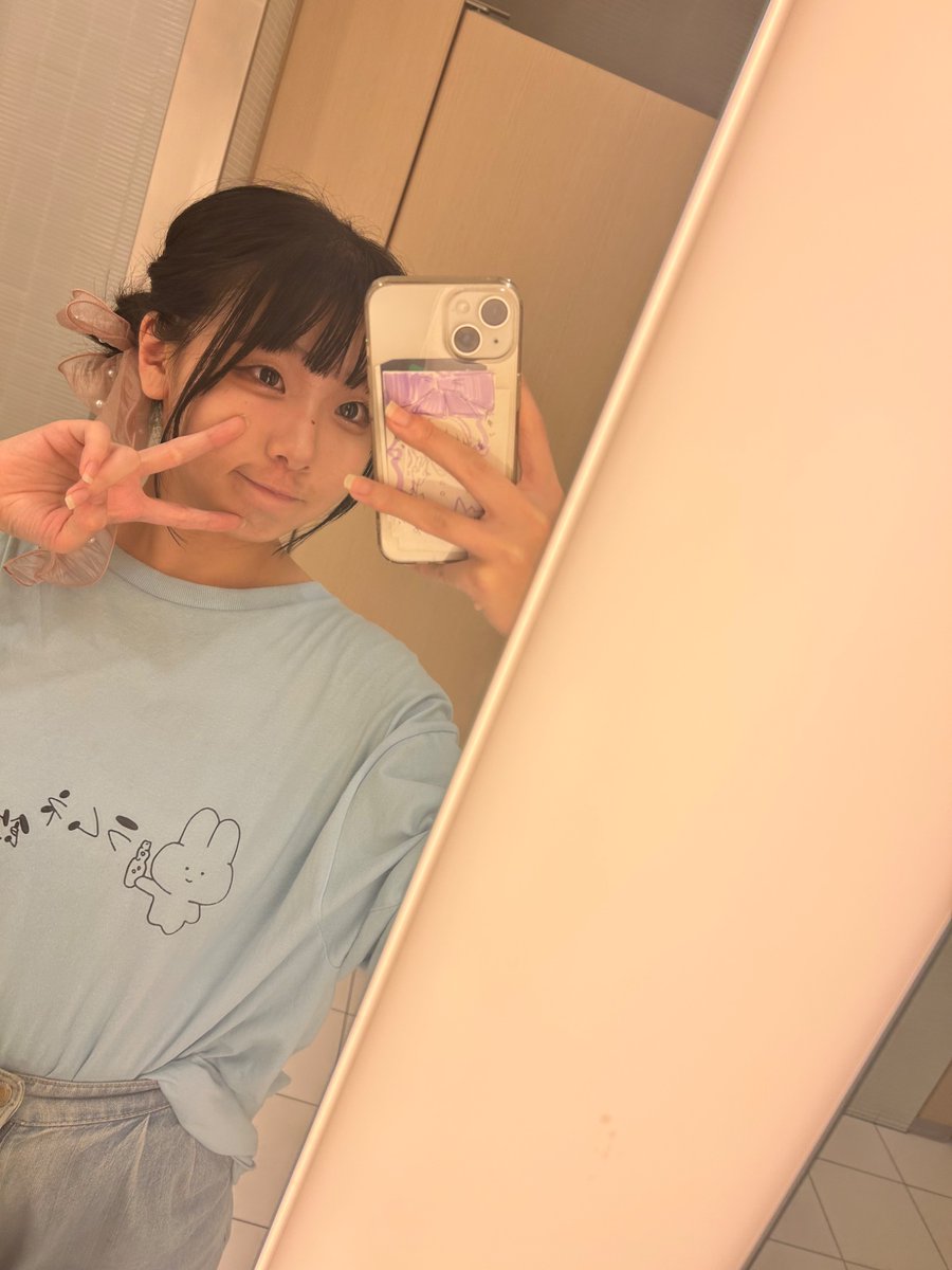 .

💫💫

     言葉にすればチープなんだけど
     君にはいつも笑っていてほしい

💫💫

.