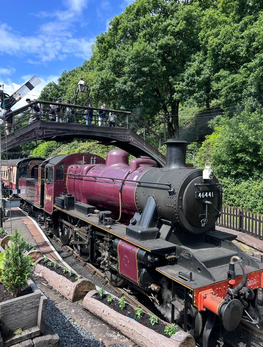 lakesiderailway's tweet photo. Ivatt 46441 is in steam today with Driver Phil and Fireman Gaz on the footplate 🚂
#lakesiderailway #footplate #steamrailway #lovesteam #fireman #lakedistrict #guard#railway #LHR #ivatt https://t.co/6u1YUkcGPF