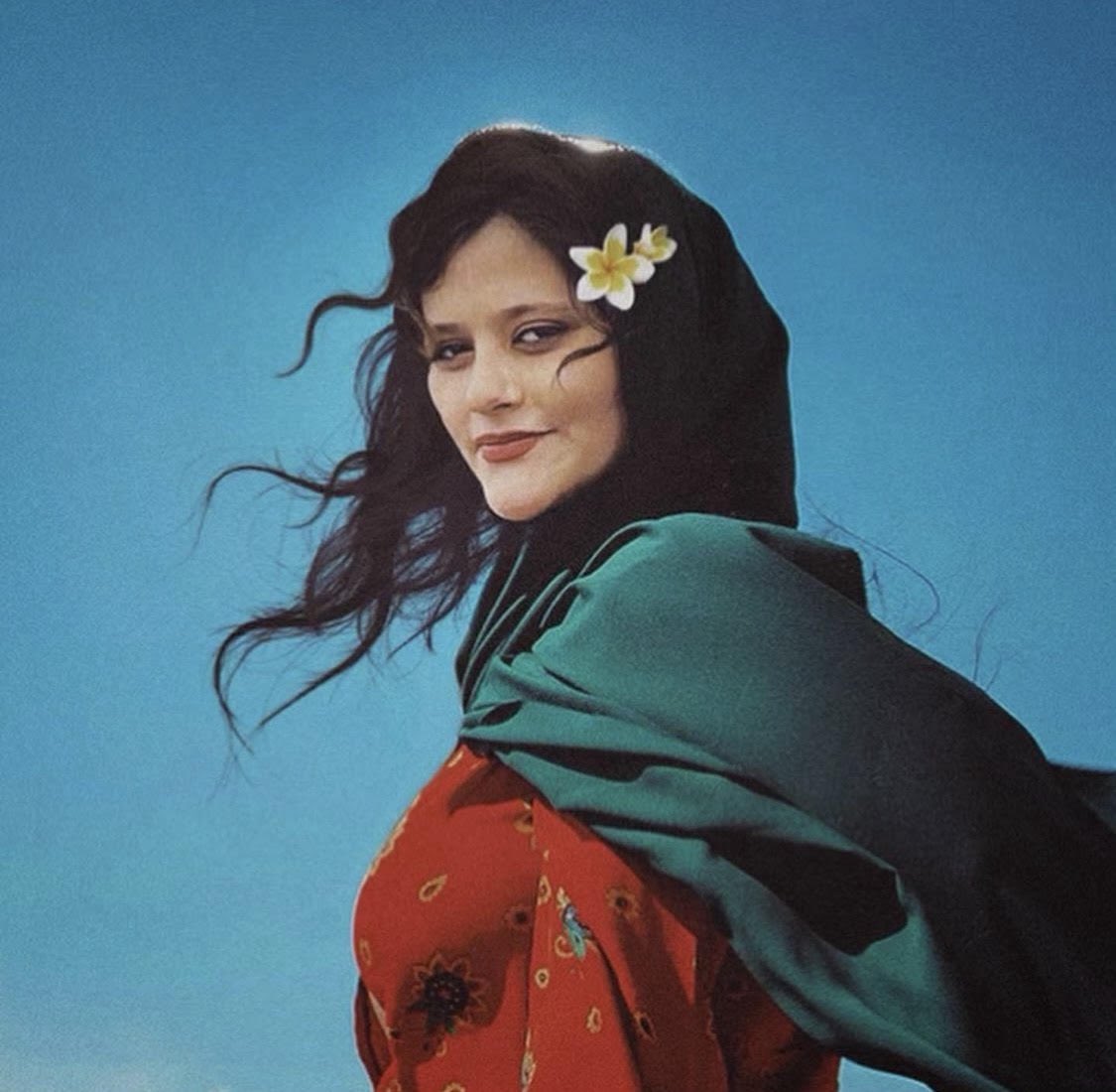 #MashaJinaAmini, Marianne des temps modernes.
Assassinée il y a 3 ans par la dictature des mollahs, les gardiens de la révolution islamiste d’#Iran, parce qu’elle incarnait tout ce que ces barbares terroristes veulent détruire : la #liberté, l’#égalité, la #fraternité.
#Masha,