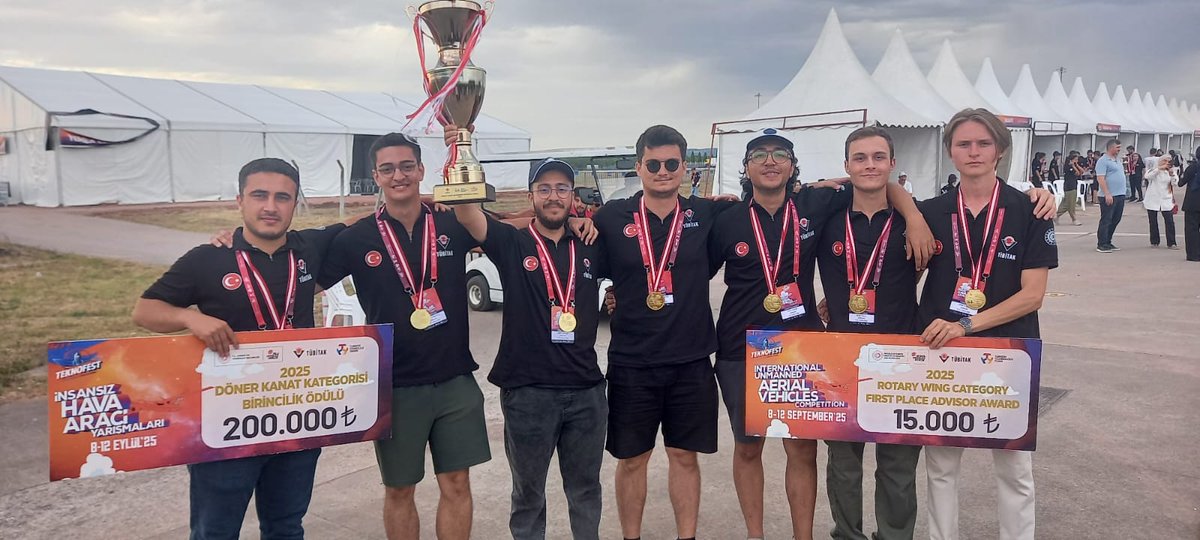 ytu_ce's tweet photo. 8-12 Eylül 2025 tarihlerinde düzenlenen @teknofest  - Uluslararası İnsansız Hava Aracı Yarışması - Döner Kanat Kategorisi'nde, bölümümüz öğrencileri Mert Çolpan ve Yakup Gülcan'ın da aralarında bulunduğu, @YildizEdu öğrencilerinden oluşan YTU YODA-İDİS takımı birincilik ödülü kazanmıştır🌟Öğrencilerimizi tebrik eder, başarılarının devamını dileriz 👏
